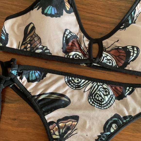Butterfly Bikini - Picture 2 of 5